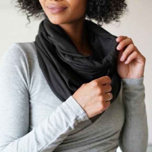 NWT Beyond Yoga Pocket Infinity Scarf - Picture 3 of 11